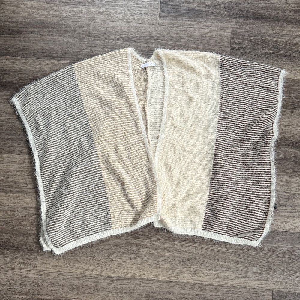 House of Harlow 1960 Beige and Cream Knit Cardigan Flowy Womens Shawl